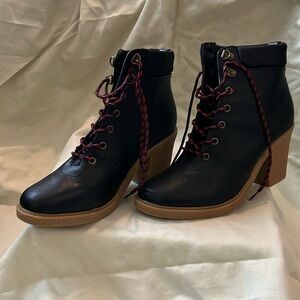Nautica lace-up boots size 10 Hawse/Black